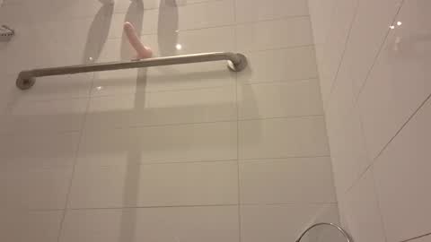 juicystraw online show from October 18, 2025, 11:00 am