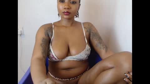 Snapshot of juicyxpink chatting on March 12, 2025, 7:13 am juicyxpink online show from March 12, 2025, 7:13 am