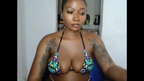 Snapshot of juicyxpink chatting on November 27, 2025, 12:46 am juicyxpink online show from November 27, 2025, 12:46 am