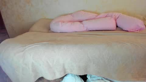 Snapshot of juisykitten chatting on September 22, 2025, 5:20 am Anna online show from September 22, 2025, 5:20 am