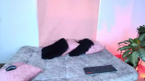 Jules and Gia online show from October 25, 2025, 6:46 pm