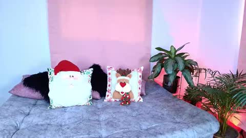 Jules and Gia online show from December 2, 2025, 5:41 pm