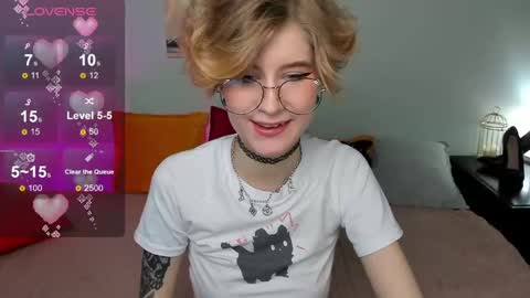 Snapshot of julescrown chatting on February 27, 2025, 9:32 am Jules online show from February 27, 2025, 9:32 am