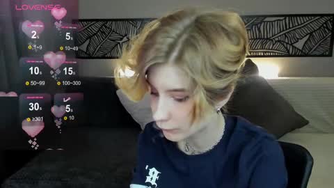 Snapshot of julescrown chatting on March 7, 2025, 4:02 am Jules online show from March 7, 2025, 4:02 am