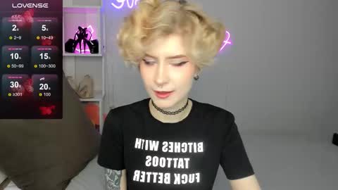 Snapshot of julescrown chatting on October 6, 2025, 12:41 am Jules online show from October 6, 2025, 12:41 am