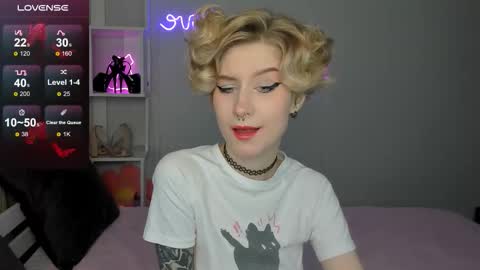 Snapshot of julescrown chatting on October 7, 2025, 12:19 am Jules online show from October 7, 2025, 12:19 am