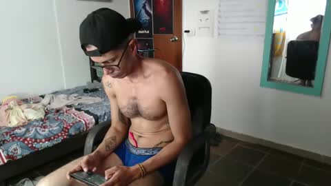 Snapshot of julfigo chatting on January 20, 2025, 5:06 pm Julfigo online show from January 20, 2025, 5:06 pm