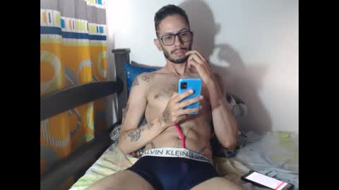 Snapshot of julfigo chatting on October 19, 2025, 11:11 am Julfigo online show from October 19, 2025, 11:11 am