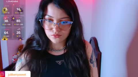 Juliana online show from November 8, 2025, 9:02 pm