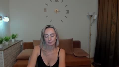Snapshot of julia__cherry_ chatting on January 31, 2025, 5:42 pm julia__cherry_ online show from January 31, 2025, 5:42 pm