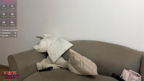 Julia Mendes online show from December 16, 2025, 3:55 am