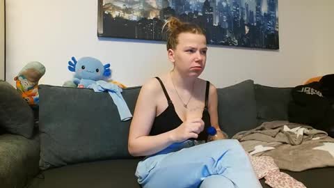 Snapshot of julia_official chatting on February 12, 2025, 11:30 pm julia_official online show from February 12, 2025, 11:30 pm