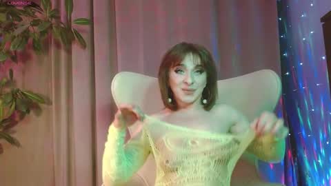 Snapshot of julia_renard chatting on November 6, 2025, 5:58 pm Julia online show from November 6, 2025, 5:58 pm