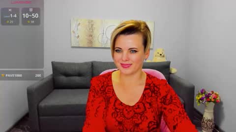 Julia online show from November 8, 2025, 1:55 pm