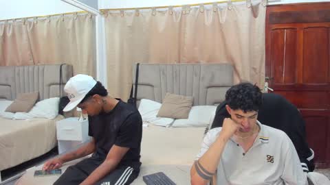 Snapshot of julian_billy chatting on December 26, 2024, 5:51 pm julian billy online show from December 26, 2024, 5:51 pm