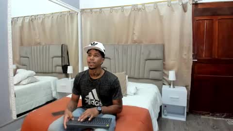 Snapshot of julian_billy chatting on January 3, 2025, 5:53 pm julian billy online show from January 3, 2025, 5:53 pm