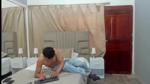 Snapshot of julian_billy chatting on March 4, 2025, 2:21 pm julian billy online show from March 4, 2025, 2:21 pm