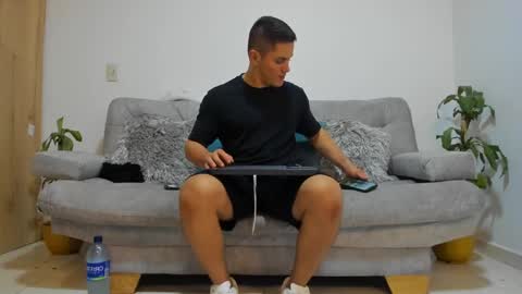 Snapshot of julian_wallace chatting on December 4, 2024, 3:59 am julian_wallace online show from December 4, 2024, 3:59 am