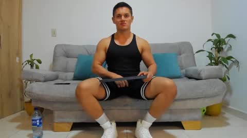 Snapshot of julian_wallace chatting on December 7, 2024, 1:14 am julian_wallace online show from December 7, 2024, 1:14 am