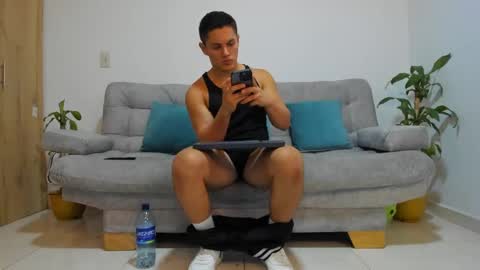 Snapshot of julian_wallace chatting on December 7, 2024, 4:20 am julian_wallace online show from December 7, 2024, 4:20 am