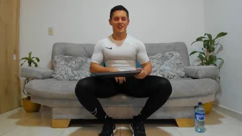 Snapshot of julian_wallace chatting on December 9, 2024, 10:09 pm julian_wallace online show from December 9, 2024, 10:09 pm