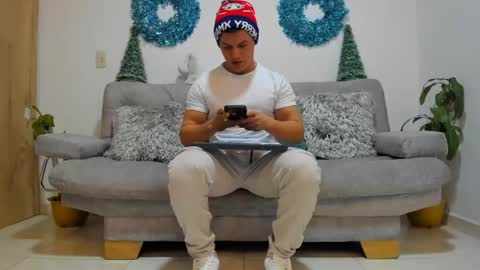 Snapshot of julian_wallace chatting on December 24, 2024, 10:39 pm julian_wallace online show from December 24, 2024, 10:39 pm