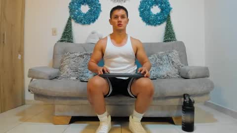 Snapshot of julian_wallace chatting on December 31, 2024, 10:01 pm julian_wallace online show from December 31, 2024, 10:01 pm