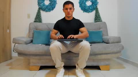 Snapshot of julian_wallace chatting on January 4, 2025, 1:21 am julian_wallace online show from January 4, 2025, 1:21 am