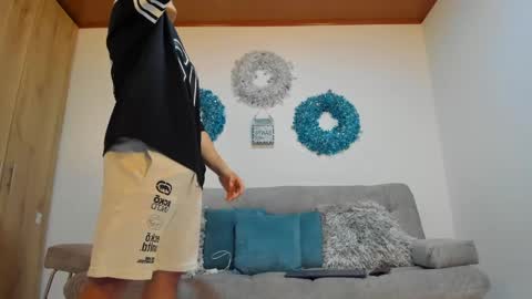 Snapshot of julian_wallace chatting on January 13, 2025, 9:42 pm julian_wallace online show from January 13, 2025, 9:42 pm