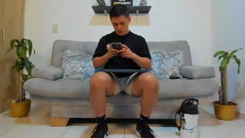 Snapshot of julian_wallace chatting on January 20, 2025, 2:25 pm julian_wallace online show from January 20, 2025, 2:25 pm