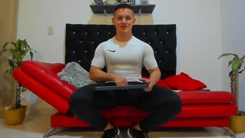 Snapshot of julian_wallace chatting on February 12, 2025, 9:43 pm julian_wallace online show from February 12, 2025, 9:43 pm