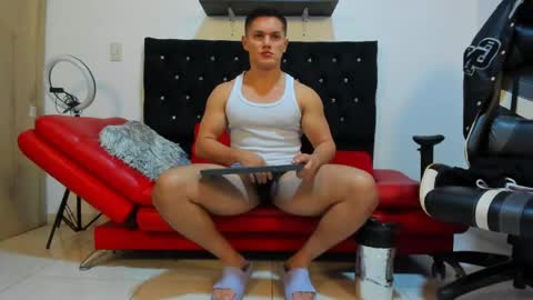 Snapshot of julian_wallace chatting on February 26, 2025, 12:16 am julian_wallace online show from February 26, 2025, 12:16 am