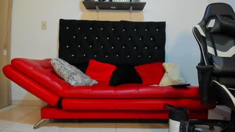 Snapshot of julian_wallace chatting on March 10, 2025, 11:16 pm julian_wallace online show from March 10, 2025, 11:16 pm