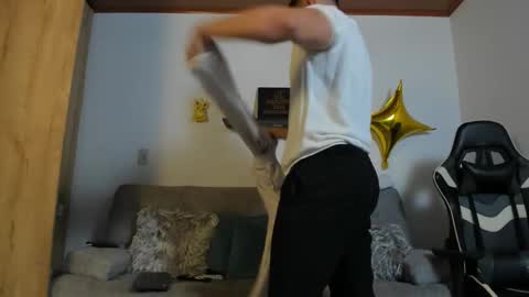 Snapshot of julian_wallace chatting on September 13, 2025, 7:57 pm julian_wallace online show from September 13, 2025, 7:57 pm