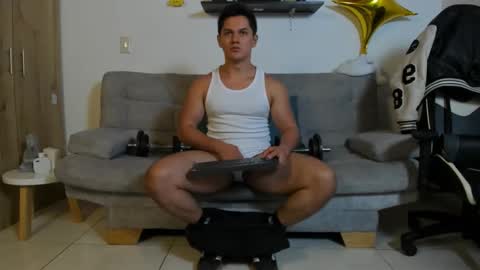 Snapshot of julian_wallace chatting on September 30, 2025, 12:15 am julian_wallace online show from September 30, 2025, 12:15 am