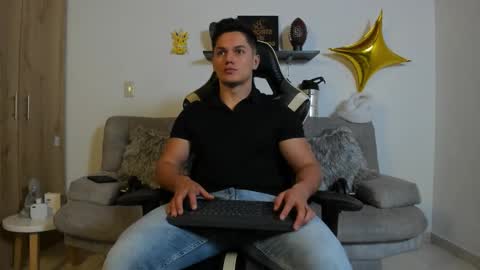 Snapshot of julian_wallace chatting on October 7, 2025, 6:16 pm julian_wallace online show from October 7, 2025, 6:16 pm