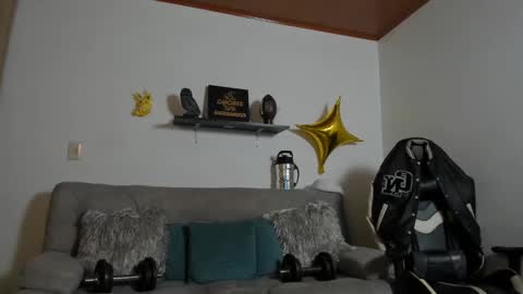 Snapshot of julian_wallace chatting on October 15, 2025, 5:18 am julian_wallace online show from October 15, 2025, 5:18 am