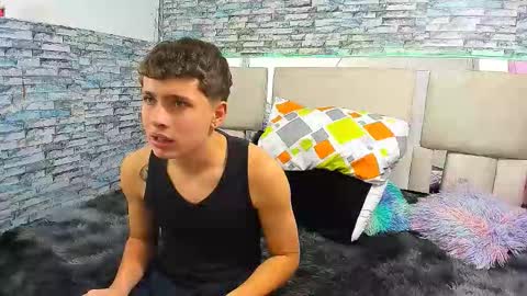 Snapshot of julian_wolf18 chatting on September 27, 2025, 2:00 pm julian online show from September 27, 2025, 2:00 pm