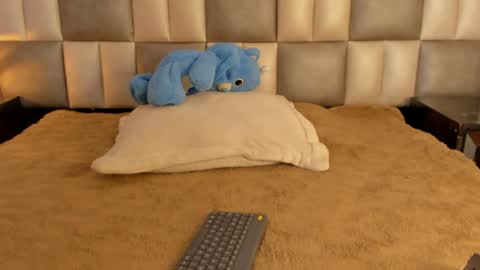 juliana_js_ online show from January 30, 2025, 11:45 pm