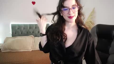 Snapshot of julianne__ chatting on December 14, 2025, 1:44 am Julianne online show from December 14, 2025, 1:44 am