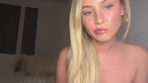 Snapshot of juliaxjackson chatting on November 5, 2025, 1:38 am Julia Jackson online show from November 5, 2025, 1:38 am