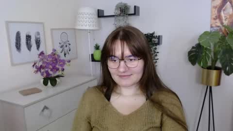 Snapshot of julie_extasy chatting on October 17, 2025, 1:03 pm Julie online show from October 17, 2025, 1:03 pm