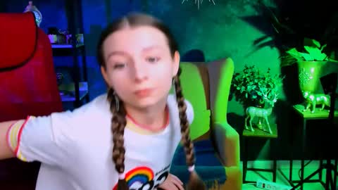 juliedaniel online show from October 20, 2025, 9:43 am