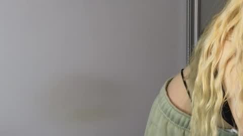 Snapshot of juliejuliette chatting on September 16, 2025, 12:00 am Julia online show from September 16, 2025, 12:00 am