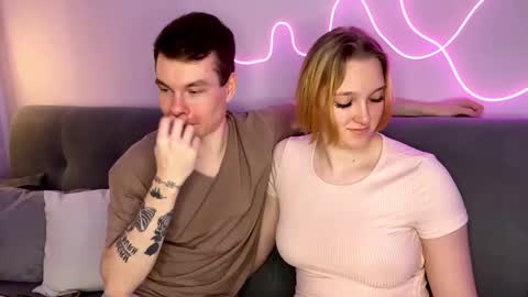 Julie and Thomas online show from October 15, 2025, 8:36 am