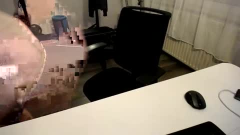 julienneedyou online show from December 9, 2024, 7:06 am