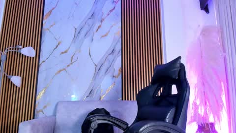 Snapshot of juliensaint_ chatting on October 13, 2025, 3:34 pm Julien online show from October 13, 2025, 3:34 pm