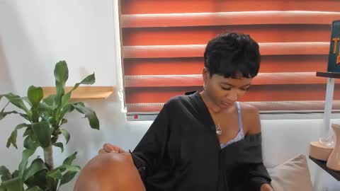 Juli online show from October 14, 2025, 3:02 pm