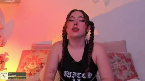 Snapshot of julieta_cooper20 chatting on October 24, 2025, 3:47 am Juli online show from October 24, 2025, 3:47 am