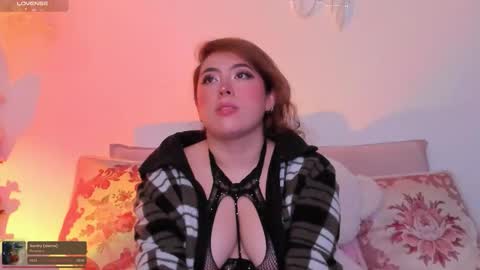 Snapshot of julieta_cooper20 chatting on October 25, 2025, 4:09 am Juli online show from October 25, 2025, 4:09 am